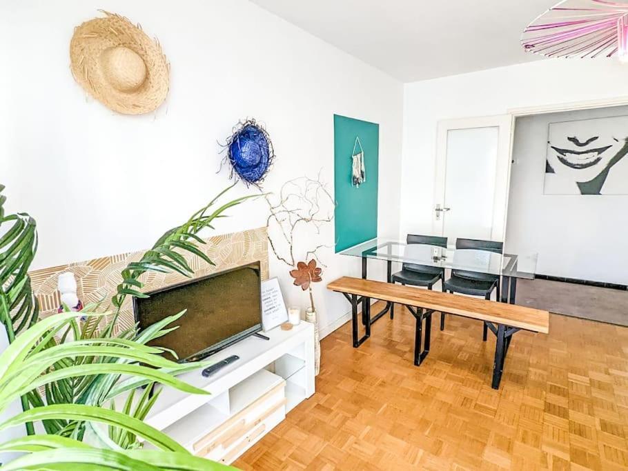 Cosy Spring 2Ch - Place Verdun - Stationnement Gratuit 波城 外观 照片